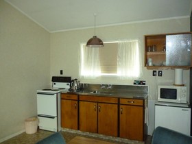 Ledwich Lodge Motel
