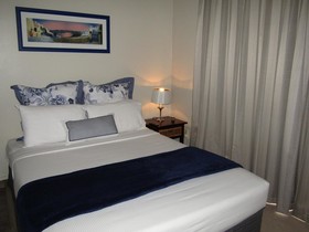 Pohutu Lodge