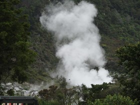 Pohutu Lodge
