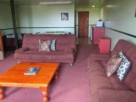 Pohutu Lodge