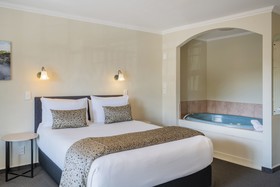 Silver Fern Rotorua Suites & Spa