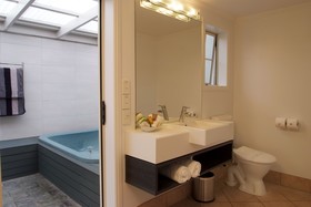 Silver Fern Rotorua Suites & Spa