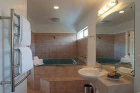 Silver Fern Rotorua Suites & Spa