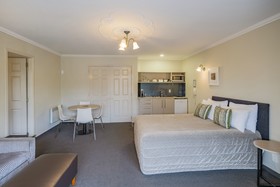 Silver Fern Rotorua Suites & Spa