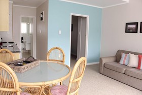 Hananui Lodge and Apartments