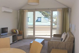 Hananui Lodge and Apartments