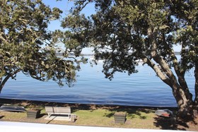 Hananui Lodge and Apartments