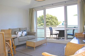 Hananui Lodge and Apartments