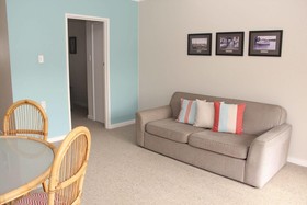 Hananui Lodge and Apartments