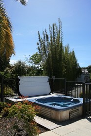 Settler's Cottage - Bay Of Islands Holiday Homes