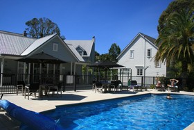 Settler's Cottage - Bay Of Islands Holiday Homes
