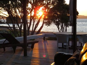 Tapeka Del Mar Beachfront Holiday Home