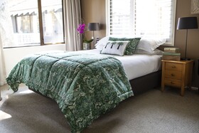 Emerald Inn