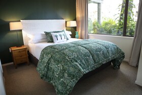 Emerald Inn