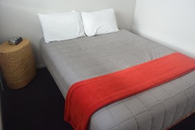 Absolute Lake View Motel