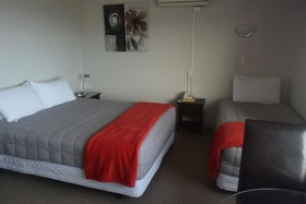 Absolute Lake View Motel