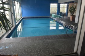 Absolute Lake View Motel