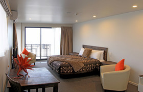 Acacia Lake View Motel