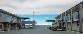 Acacia Lake View Motel