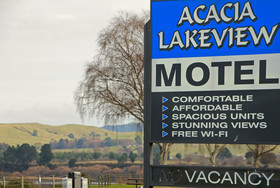 Acacia Lake View Motel
