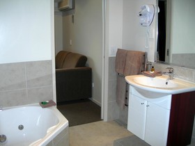 Alpine Lake Motor Lodge