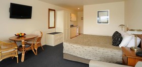 Baycrest Lodge