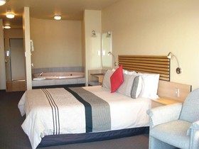 Clearwater Motor Lodge