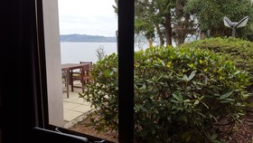 Cascades Lakefront Motel