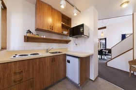 Cascades Lakefront Motel