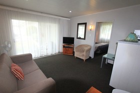 Courtney Motel