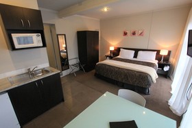 Courtney Motel