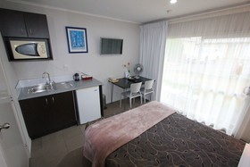 Courtney Motel