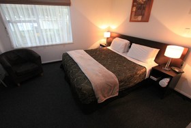 Courtney Motel