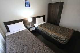 Courtney Motel