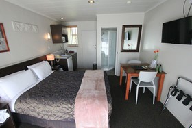 Courtney Motel
