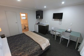 Courtney Motel