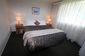 Courtney Motel