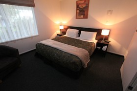 Courtney Motel
