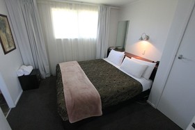 Courtney Motel