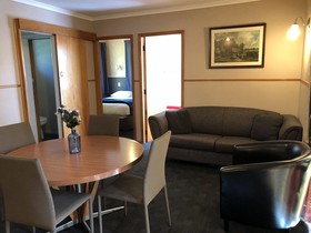 Dunrovin Motel