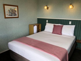Dunrovin Motel