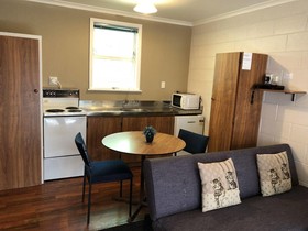 Dunrovin Motel