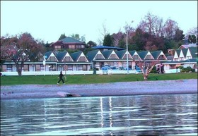Gables Lakefront Motel