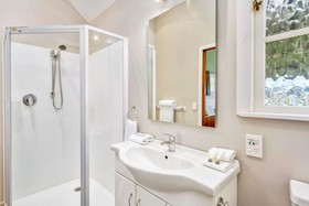 Quality Suites Huka Falls