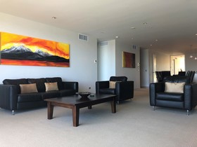 One Ten Lake Terrace Taupo