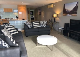 Waimahana Apartments