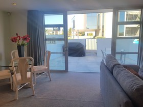 Waimahana Apartments
