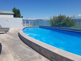 Waimahana Apartments