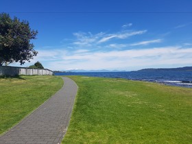 Waimahana Apartments