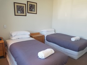 Waimahana Apartments